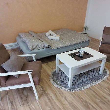 Apartman Centar Sremska Mitrovica Buitenkant foto