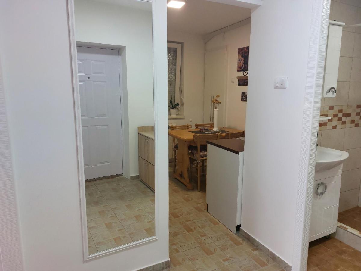 Apartman Centar Sremska Mitrovica Buitenkant foto