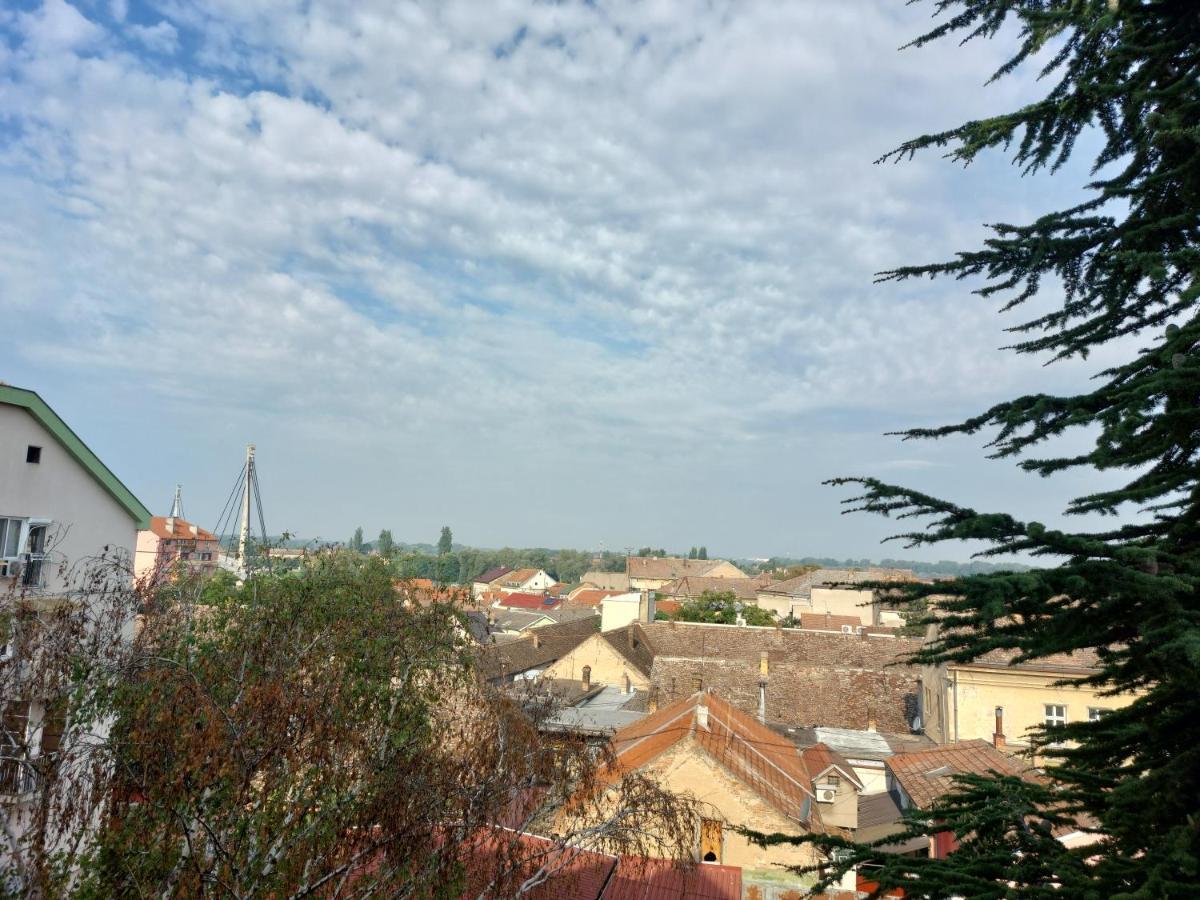 Apartman Centar Sremska Mitrovica Buitenkant foto