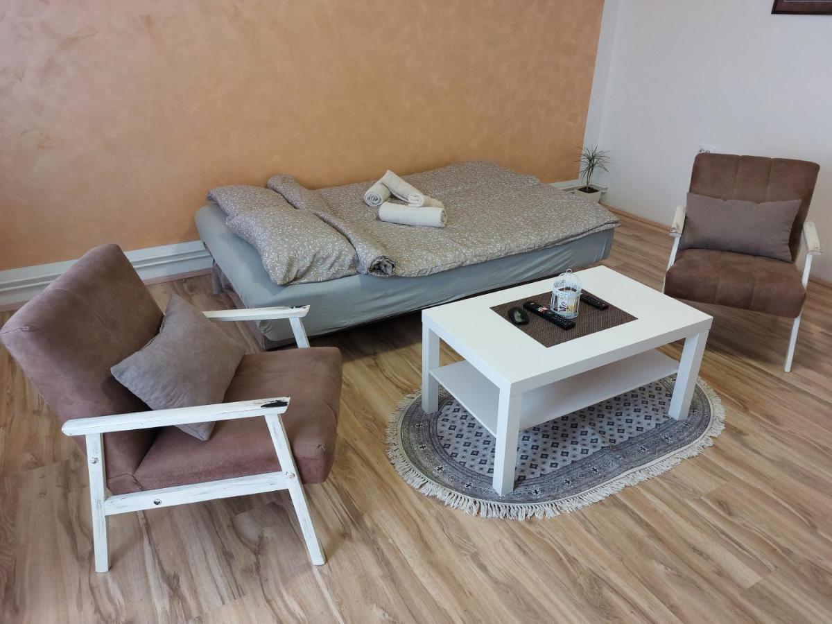 Apartman Centar Sremska Mitrovica Buitenkant foto