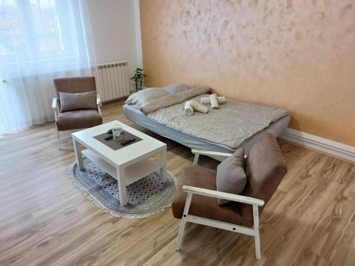 Apartman Centar Sremska Mitrovica Buitenkant foto
